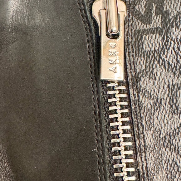 🔥DKNY KNEE HIGH BOOTS !🔥 - Picture 7 of 13